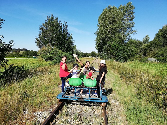 VÉLO-RAILS ET TRAIN TOURISTIQUE ETRETAT PAYS DE CAUX - LES LOGES