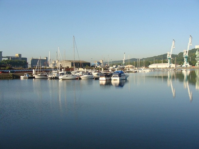 Port de plaisance de Rouen et aire de service camping-car