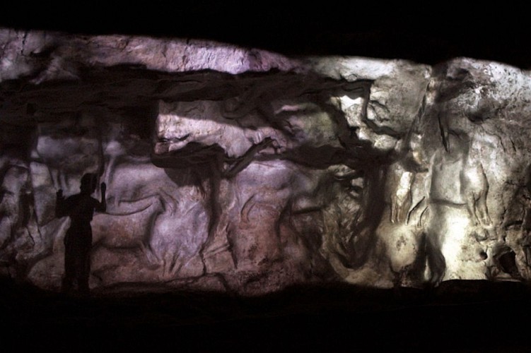 Centre d'interprétation du Roc aux Sorciers_2