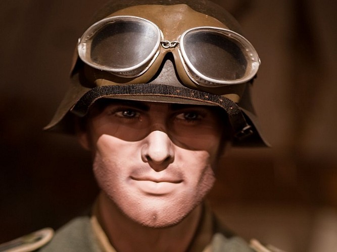 Motard allemand - Château du Taillis - Duclair (800x600)