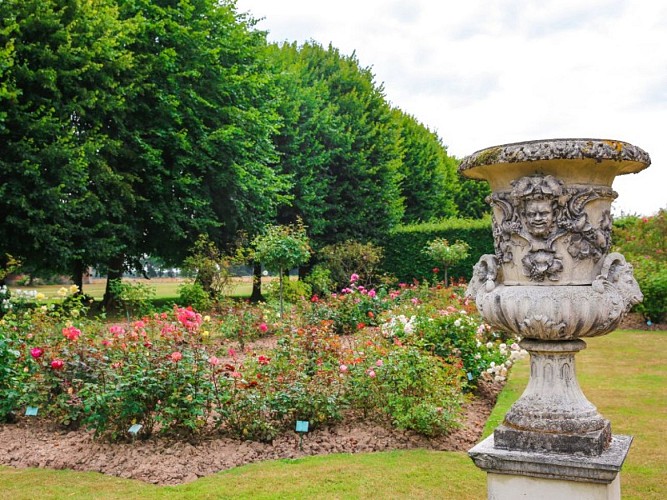 Roseraie du Château de Mesnil-Geoffroy
