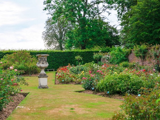 Roseraie du Château de Mesnil-Geoffroy