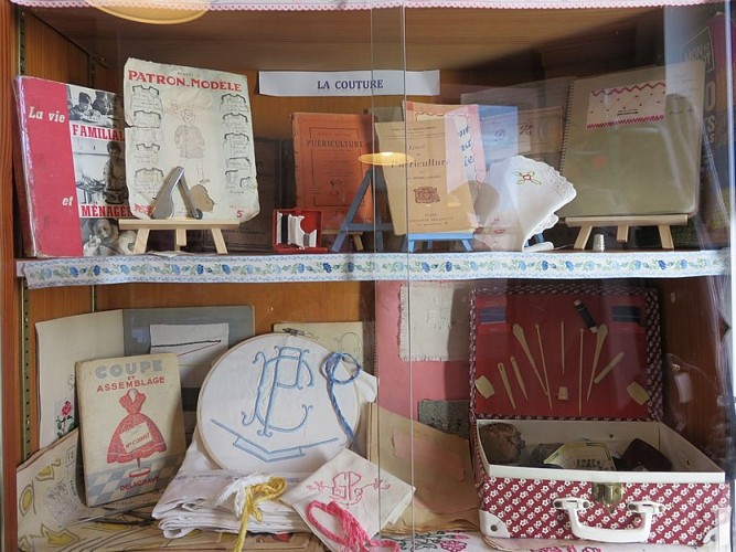 Allouville-Bellefosse-Classe-des-annees-50-Petit-2020-4