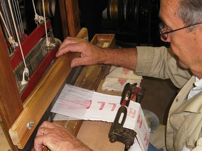 Atelier Musée du textile démonstration Bolbec Caux Seine Normandie Tourisme