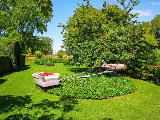 Lucy - Le jardin du crapaud à trois pattes