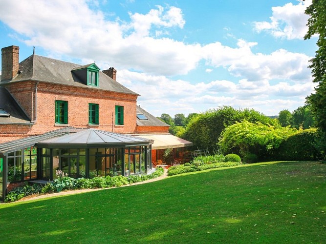 Lucy - Le jardin du crapaud à trois pattes