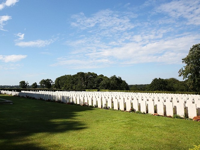 Dieppe Canadian War Cemetery, dit "Cimetière canadien des Vertus"