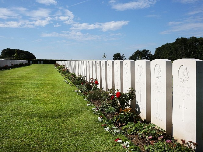 Dieppe Canadian War Cemetery, dit "Cimetière canadien des Vertus"