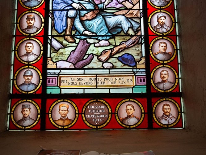 Vitrail Commémoratif - St Jean-de-Folleville