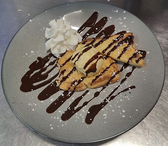 Brioche Perdue, glace vanille coulis chocolat