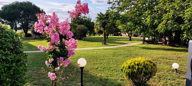 Vue du Jardin depuis parking