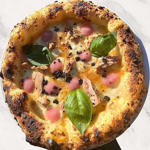 Nove pizza napolitaine