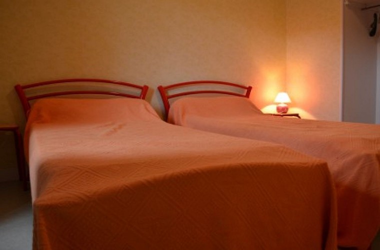 2023-06-30 11_16_29-L'auberge de jeunesse en photos... - Le C.H.A. de Banize — Mozilla Firefox