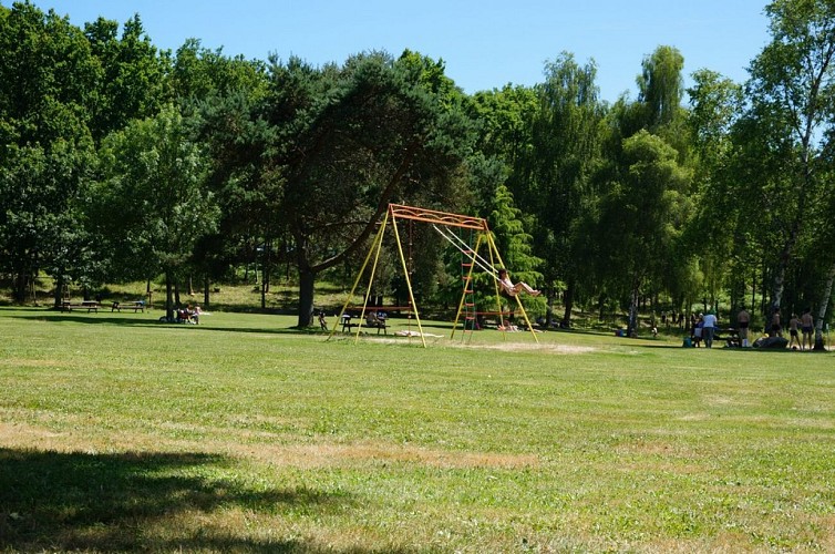 Aire de pique-nique du plan d'eau des Forges