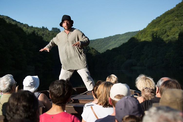 Balades en gabare sur la Dordogne à proximité d'Argentat