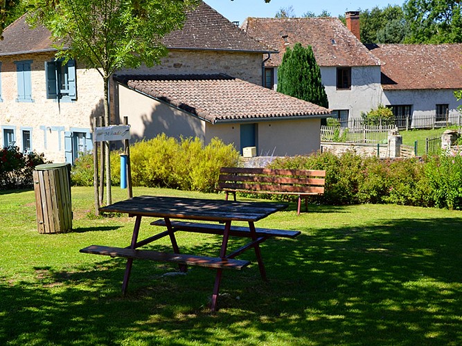 aire-de-pique-nique-janailhac©Benoît-Mauger-(3)