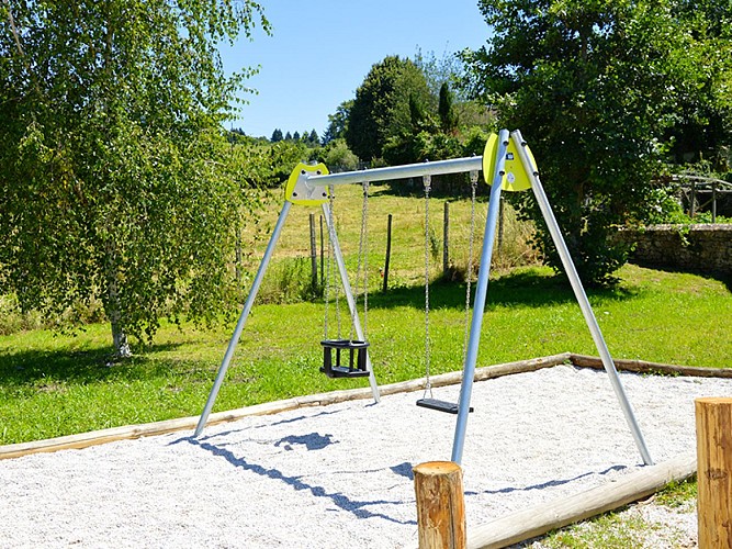 Aire de pique-nique - Rilhac-Lastours