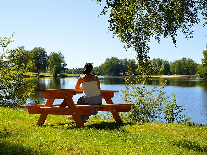Aire de pique-nique - Saint-Hilaire-les-Places