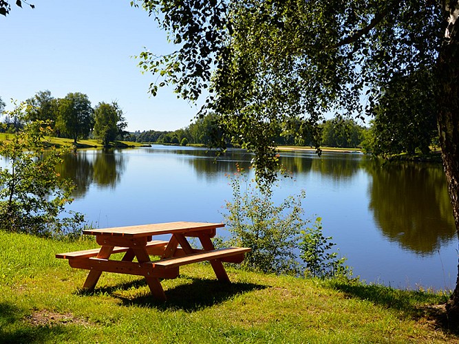 Aire de pique-nique - Saint-Hilaire-les-Places