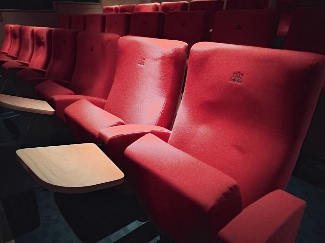 musee-ureka-haute-vienne-privatisation-auditorium-colloque-seminaire-reunion-siege-tablette