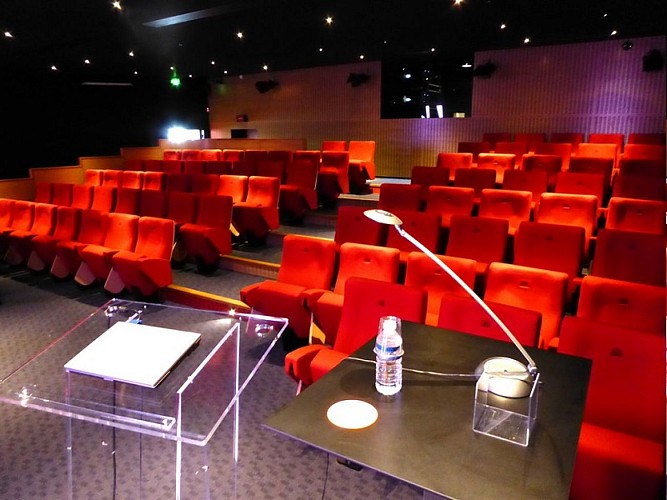 Auditorium 90 places assises © Office de tourisme Bessines_1