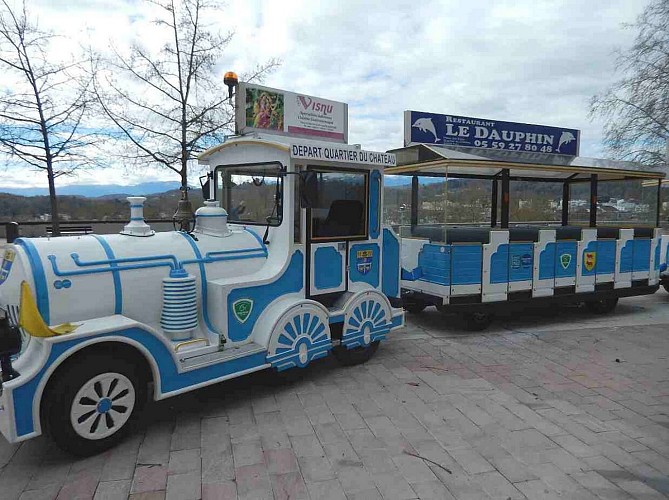 Le Petit Train de Pau - Pau - Place devant le Château