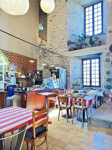 Suzette, cantine locale