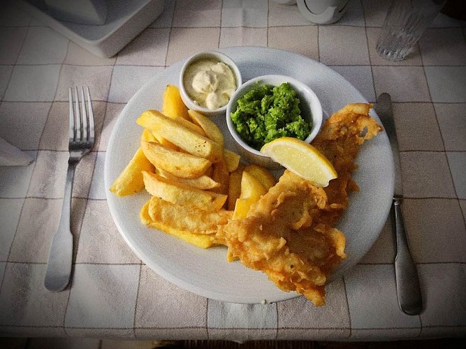 Fish and chips. La Chouette Sentinelle (Rectifiée)