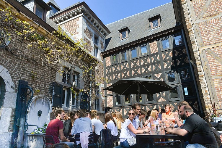 Cuves de la brasserie Curtius - La bière Liègoise