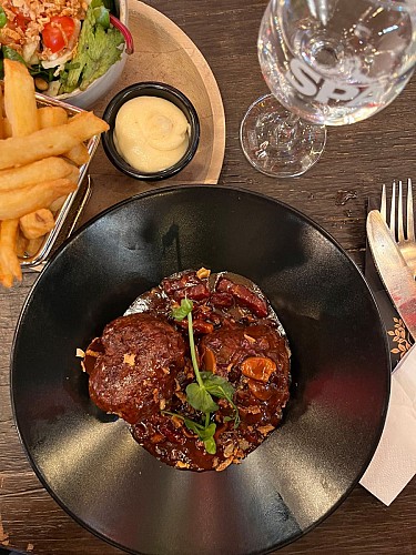 Plat du terroir à la Brasserie des Bobelines
