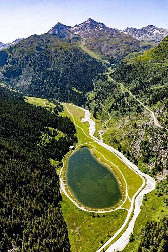 Le lac de Tueda vu du ciel