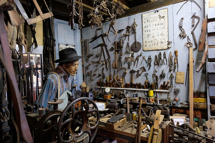 © Antoine Roulet-Musée métiers-007-bourrelier