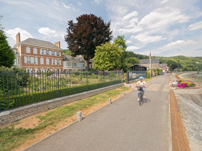 Maison Vacquerie musée Victor Hugo vue extérieure quai  Villequier Caux Seine Normandie Tourisme
