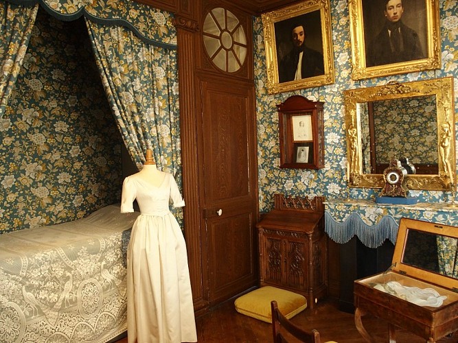 Maison Vacquerie musée Victor Hugo vue intérieure chambre Villequier Caux Seine Normandie Tourisme