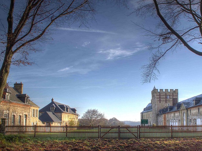 web8©Château-d'Orcher---Ent