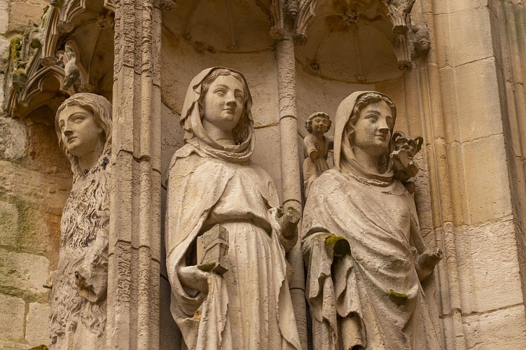 Cathédrale statues portail des Libraires