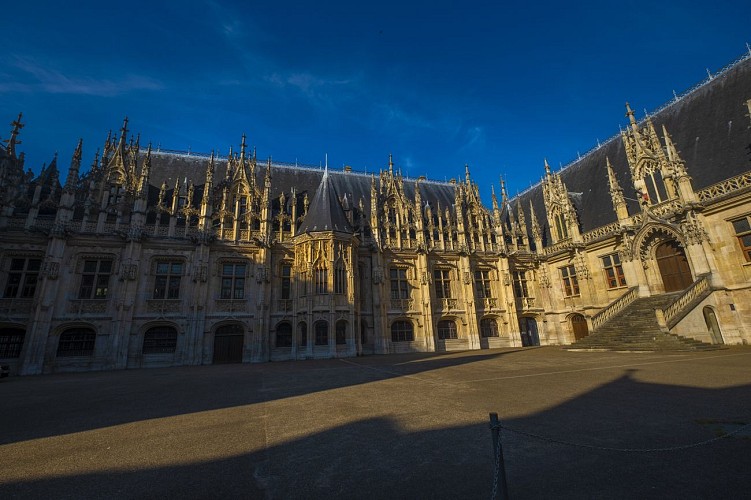Palais de justice cour