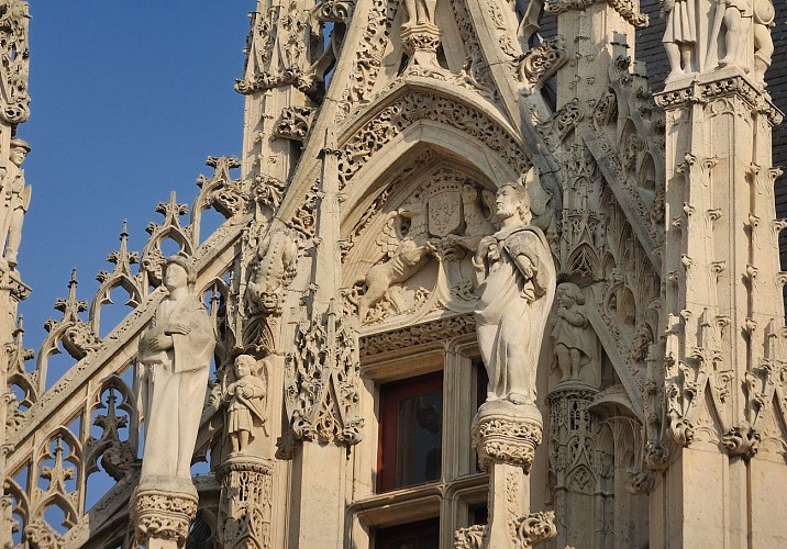 Palais de justice cour détail 