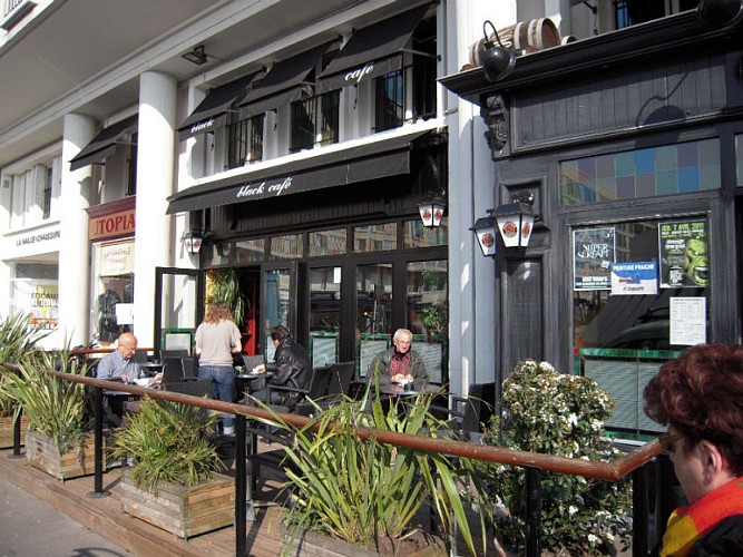 Le Black Café