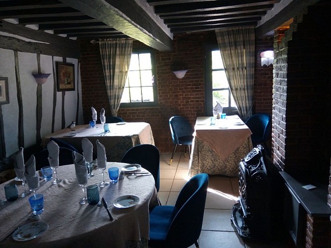 Croix-Mare_Auberge-du-Val-au-Cesne©YNT