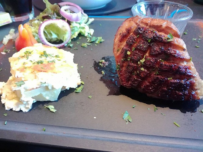 OTI FECAMP - RESTAURANT LA BOUCANE - THE PLACE TO BE - FECAMP