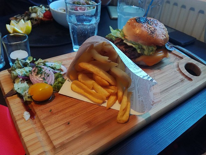 RESTAURANT LA BOUCANE - THE PLACE TO BE - FECAMP