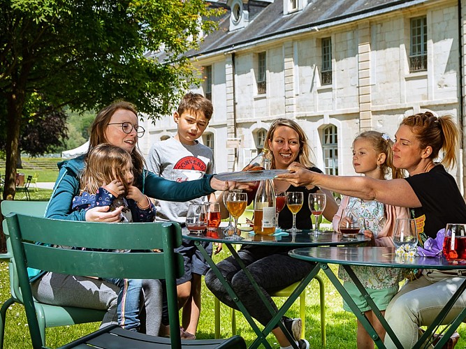 drone-press-salon-de-the-abbaye-famlle