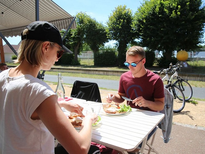 Les Tables de la Gare