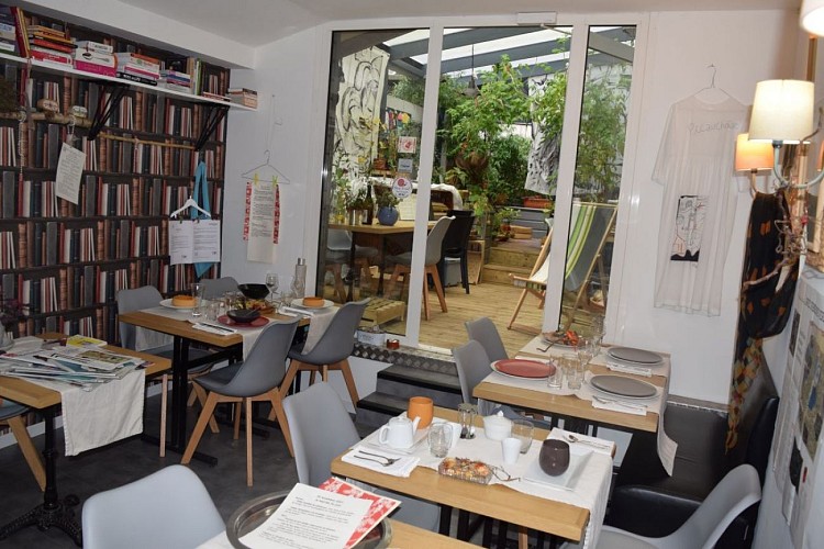 la table de flore recadrée