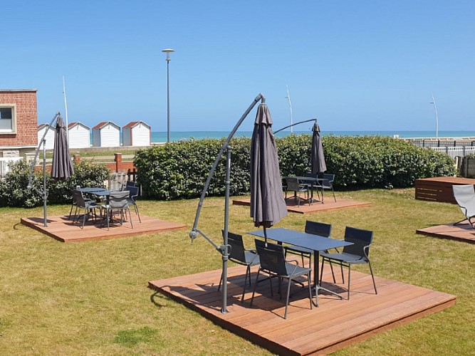 Vue-sur-Mer-Pourville-Terrasse-jardin-800x600
