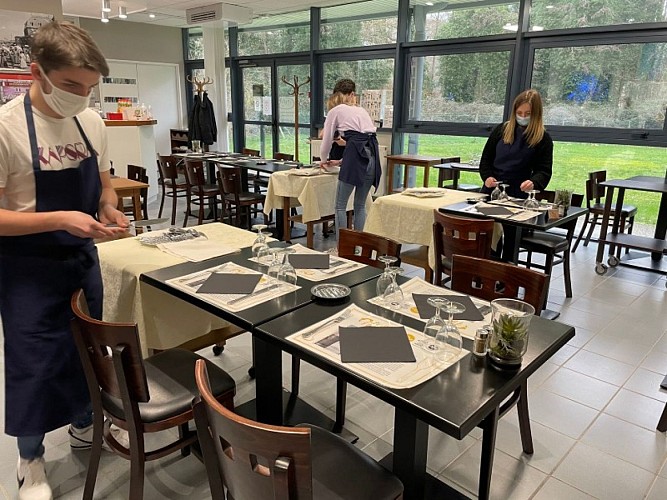 3 Le Resto d'Eugénie - Rouxmesnil-Bouteilles ©CMA-Normandie (800x600)