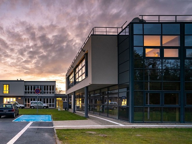 Le Resto d'Eugénie - Rouxmesnil-Bouteilles ©Grégoire Auger-CBA architectes (800x600)