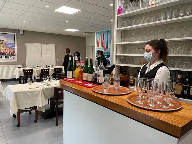 1 Le Resto d'Eugénie - Rouxmesnil-Bouteilles ©CMA-Normandie (800x600)