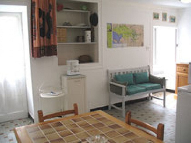 La cuisine et l'espace salon